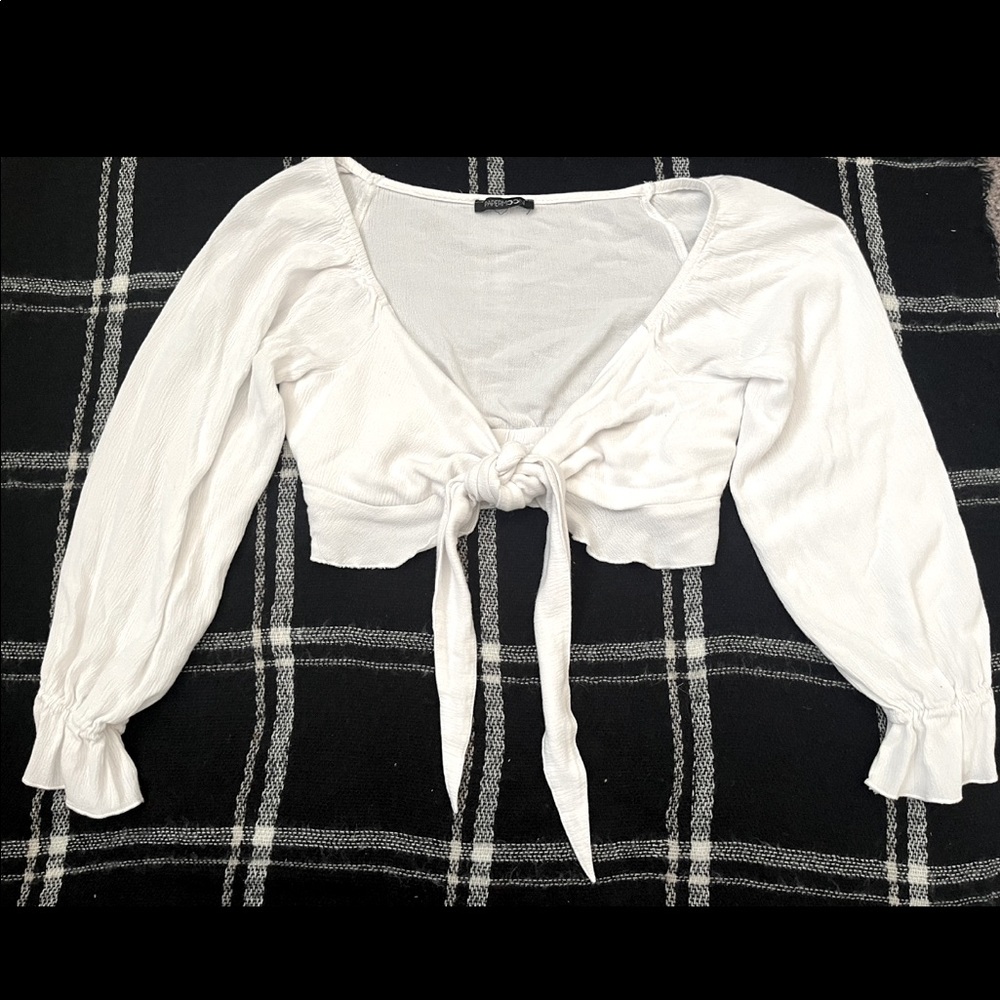 White tied crop top with light ruffles